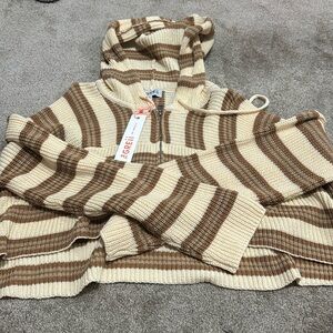 Cropped jacket !! Super cute and comfy !! Price is negotiable!